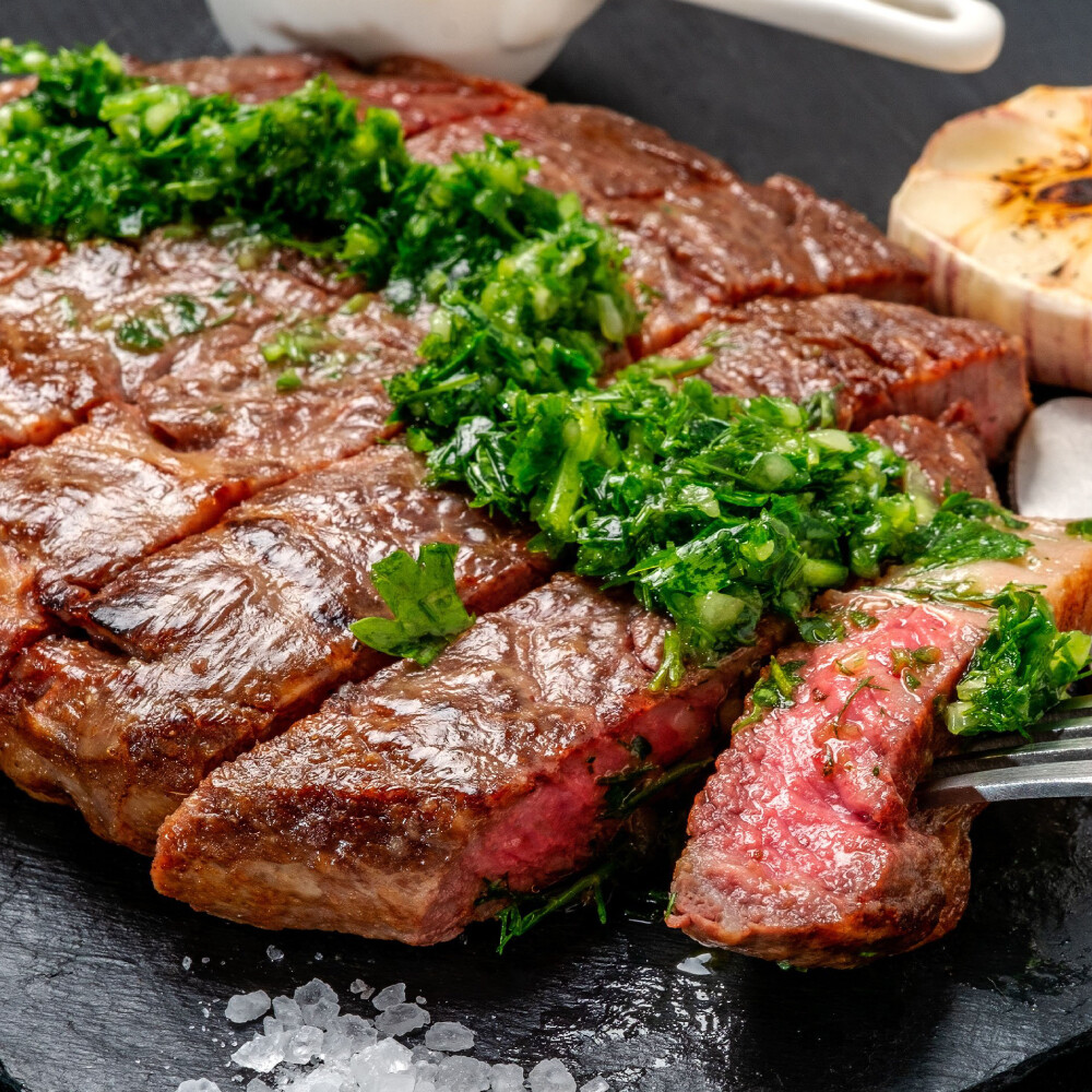 來自南美洲的優質牛肉 100%天然放牧 風味濃郁原汁原味 保存方式 冷凍-18℃以下 食用方式 各式料理 內容物成份 牛肉 熱量 可免標示 每份營養成份 可免標示 內容量 ( g/ml ) 200g+