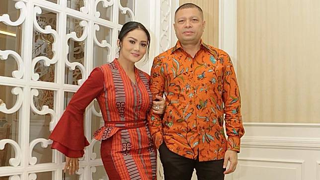 Ini Alasan Raul Lemos Sering Sindir Anak-anak Krisdayanti di Instagram