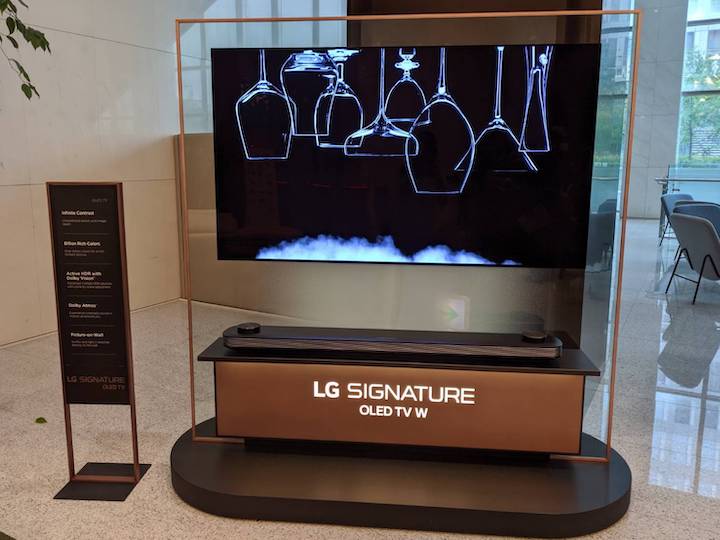 LG 智慧家庭全面啟動，CLOi 機器人進入生活、捲軸式電視指日可待