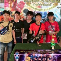 ซุ้มหนุ่มไฮเปอร์ฟาร์ม