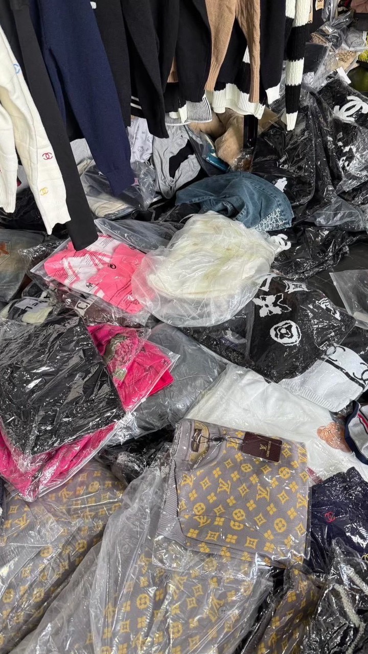 ตัวแทน-ร้านเสื้อแบรนด์แฟชั่นงานกะแส ร้านนินิว🩷💸