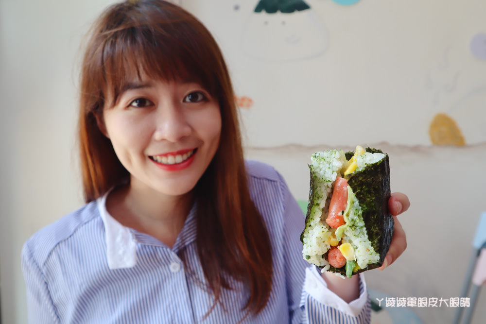 新竹竹北早餐推薦必吃！米八手作飯糰，比超商御飯糰還要大兩倍的巨無霸三角飯糰