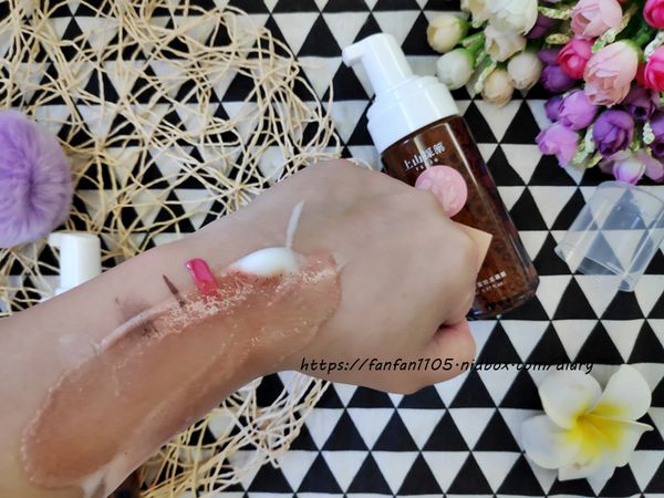 台灣首家肌膚友善品牌 【上山採藥】 #植物妝藥家 #品牌翻轉 #卸妝慕斯 (6).jpg