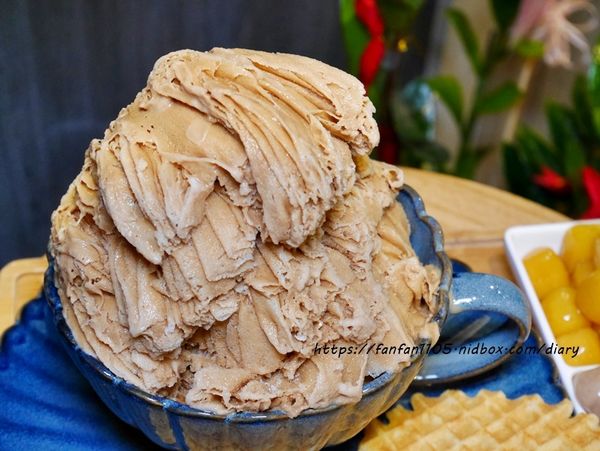 【永和美食】何家古制秘糖 #雪花冰 #珍想芋見泥 #豬血糕花生 #蛋捲牛奶冰炫風 #古坑重拿鐵 #永和冰店 #IG 打卡美食 (12).JPG