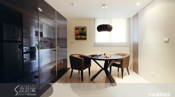 玻璃、客廳、樓梯、烤漆玻璃