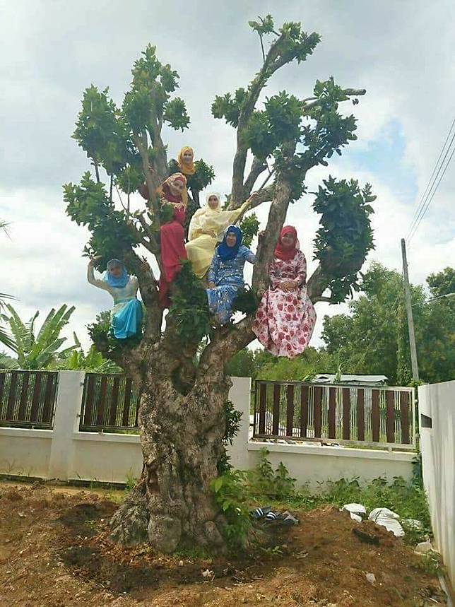 7 Gaya Foto Keluarga Pas Lebaran Ini Bikin Ketawa Ngakak