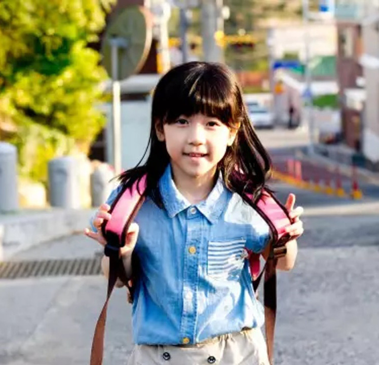 《屍速列車2：感染半島》李蕊作品回顧：7歲出演電影《素媛》，感動無數觀眾