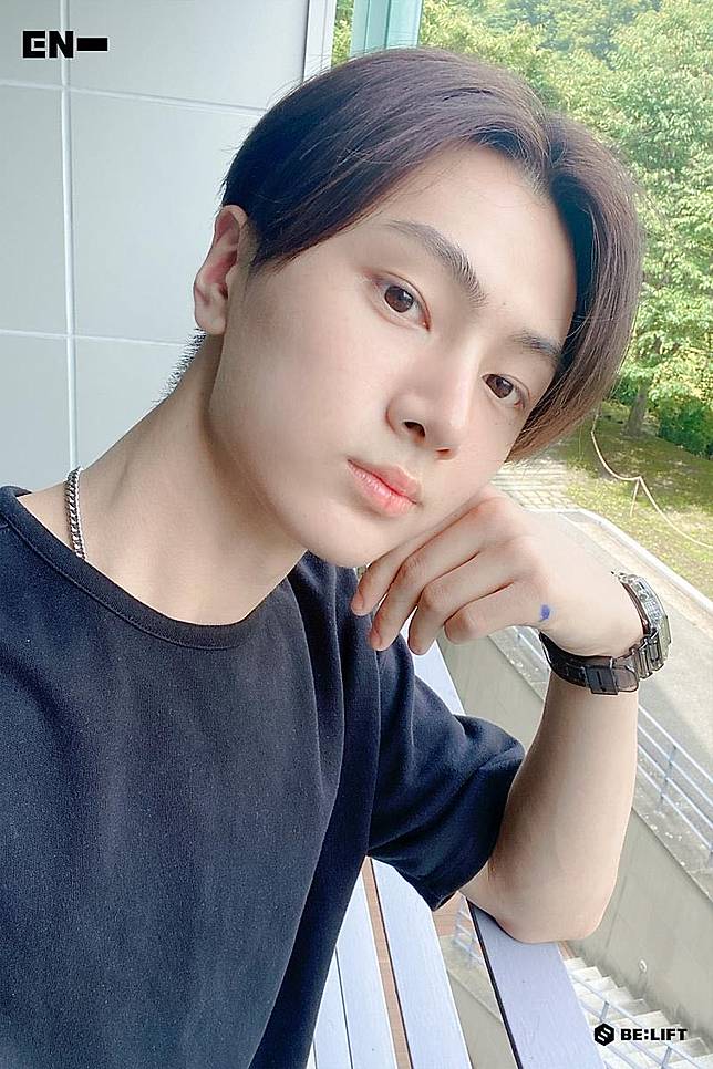 10 Model Rambut Pria Korea Yang Bisa Bikin Jadi Pusat Perhatian Orami Magazine Line Today