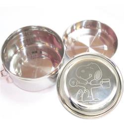 ◎雙扣式盒蓋設計，打開盒蓋好方便|◎上班、上學、郊遊旅行都適用|◎內附單層餐盤，可分裝飯、菜商品名稱:史努比不鏽鋼便當盒餐盒雙層便當盒465299【卡通小物】種類:保鮮盒上蓋材質:不鏽鋼本體材質:不鏽