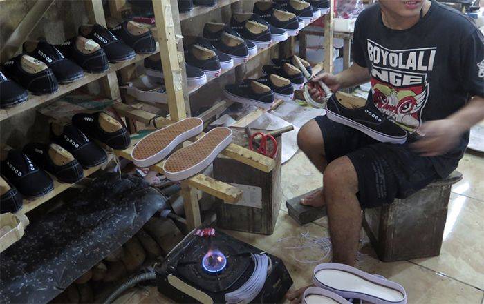 Pabrik Sepatu Vans KW di Tangerang 