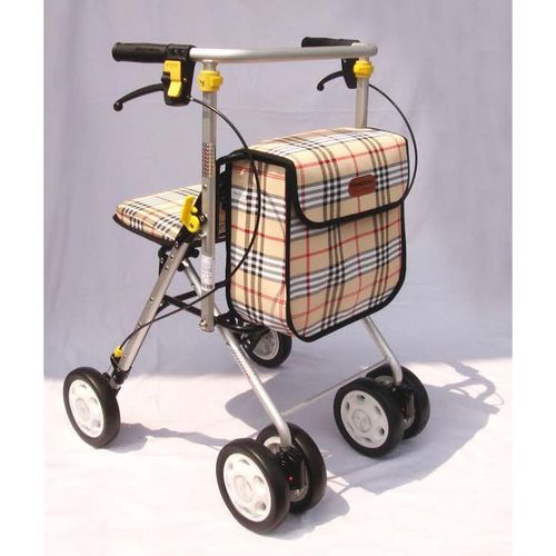 ◎ 台灣生產製造，外銷日本精品◎ 三向前輪座◎ 駐車單按鍵開關◎ 大型立體購物袋，方便放置物品◎ 簡易收合開關，手把高度4段可調◎ 附手控煞車及煞車鎖定及附臨時休憩座位◎ 四輪增添反光片，安全加分