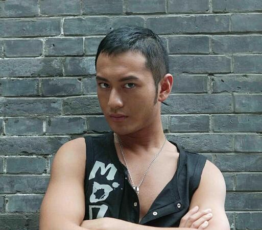 網評「舊照差異大」的陸劇男星！張彬彬、成毅黑歷史被笑，張凌赫、陳飛宇是潛力股！