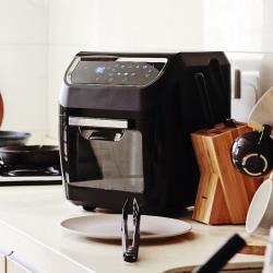 ◎全自動旋轉，免看顧、免翻面、免擔心|◎透明玻璃設計，烹調狀況一目瞭然|◎超齊全配件，旋轉炸籠、烘烤網、旋轉烤叉、旋轉燒烤組、防噴油網、集屑盤商品名稱:LazySusan氣炸烤箱科技黑品牌:無型號:L