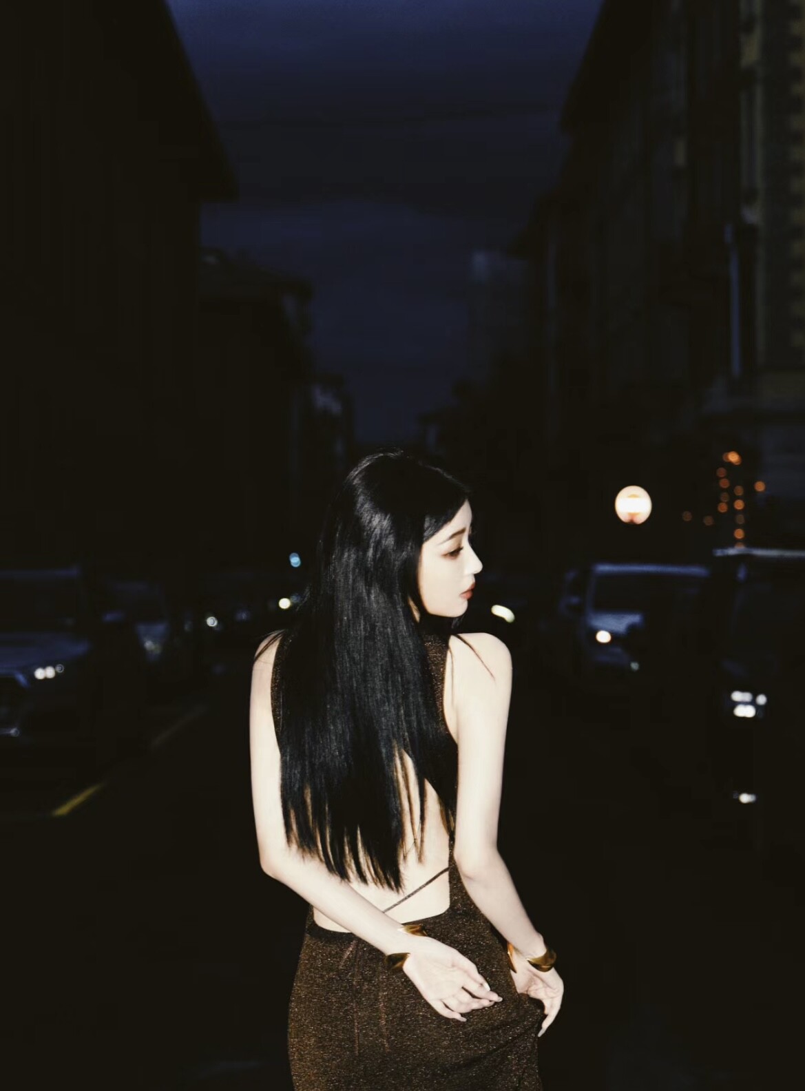 米蘭時裝週上的大陸女星：趙露思Versace展現雙重魅力、張柏芝現身Tomford美翻全網！