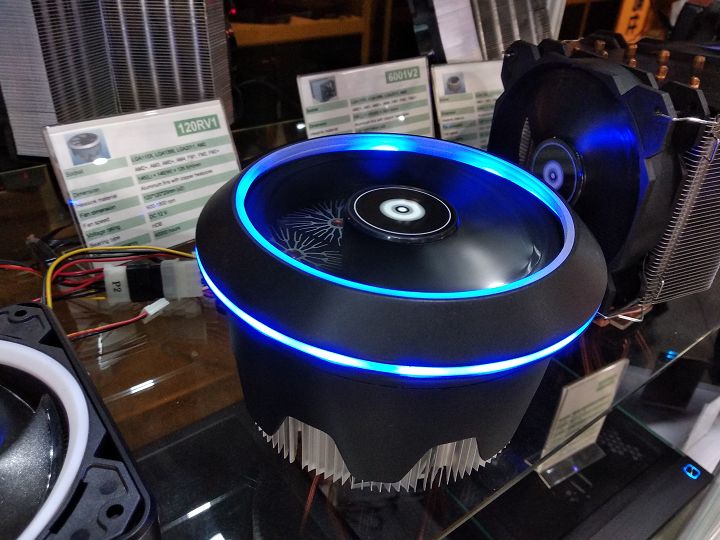 Computex 不能沒有 RGB！從鍵盤、機殼、主機板到風扇都要閃亮，一次看完展場中炫麗的「光害」產品