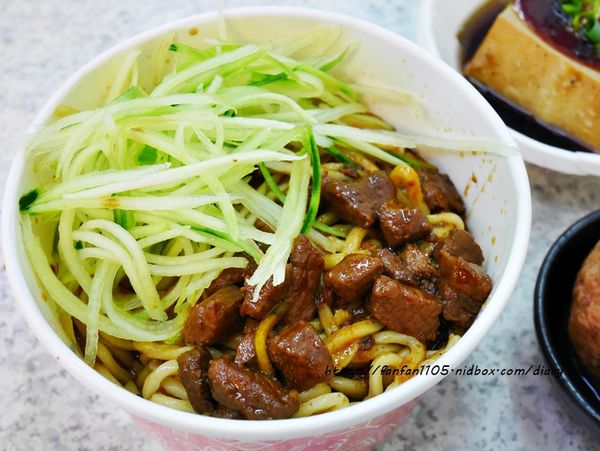 【台北美食】老北京炸醬麵館 #炸醬麵 #紅燒獅子頭飯 #鮮肉丸子湯 #台北小吃 (9).JPG