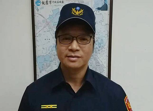 桃園市黃姓男子負氣離家10幾年，警方找到陪同返家團圓，桃園分局大樹所長蕭國光（見圖）說明促成黃男回家團圓。記者曾增勳／攝影