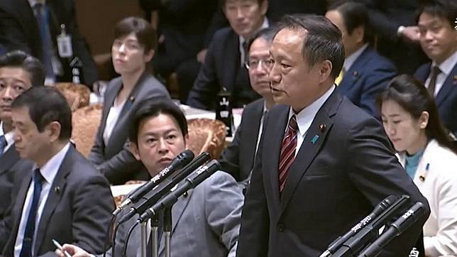 日本自由民主黨山田宏近日質詢時稱「武漢肺炎」引網熱議。（圖／翻攝自Nth国会 Youtube頻道)