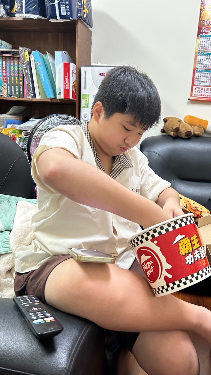 乙承（承哥）宜臻（臻姐）ㄧ家人