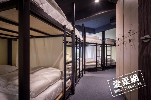 4. 館內響應環保,不提供毛/浴巾,牙刷清潔用組,如有需要可與前台購買。 5. 不允許攜帶寵物入住。 6. 恕不接待未滿18歲旅客入住。 7. 本券限平日使用,假日(週五、週六)需加價使用。所有房型皆