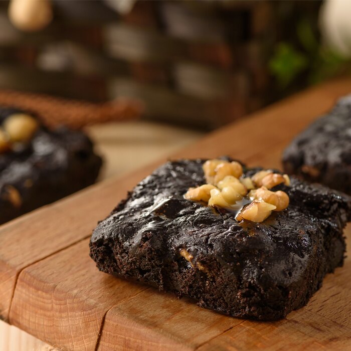 混合苦甜巧克力及特選70%黑巧克力雙重調製而成，雙重享受雙重幸福