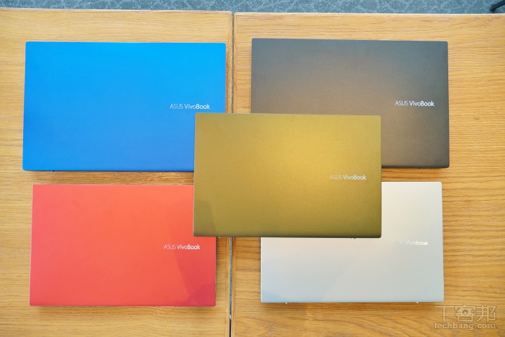 華碩 VivoBook S14 / S15 登場，加入第二螢幕操作更多元