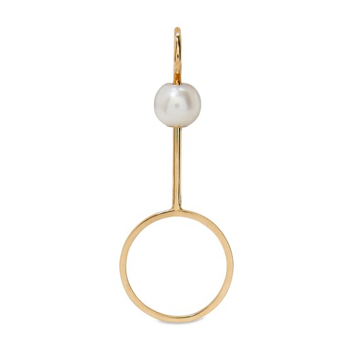 The Bubble single pendant earring by Delfina Delettrez creates a link between goldsmithing and costu