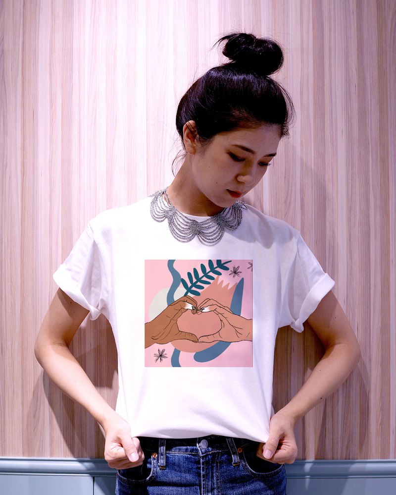 棕色和粉紅色與秋天的顏色， 這款可愛單品採用開襟羊毛衫和外層設計。 即使你在下面戴烏龜，你也可以隨心所欲地協調它。