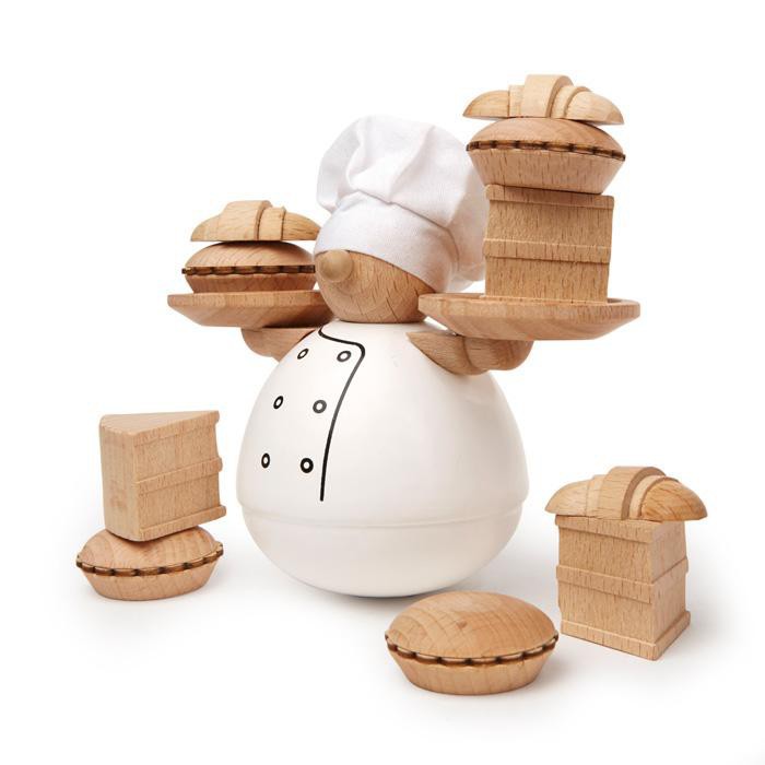 品名：麵包師傅堆堆樂尺寸：8.9X6.4X12.7CM材質：山毛櫸/ 棉產品介紹：輪流在糕點上擺食物，但千萬別讓麵包師手上的食物掉了！糕點包含了派、蛋糕和牛角麵包。【鑑賞期及退貨注意事項】1.提供15