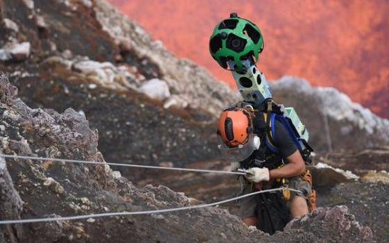 Canggih! Kini Kamu Bisa Melihat Isi Gunung Berapi di Google Street View