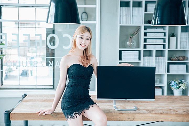 結合保時捷原廠設計，打造科技時尚精品：AOC PDS271 液晶顯示器