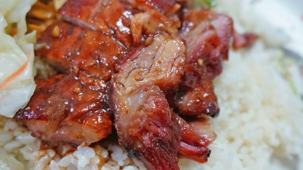 【台北美食】金華香港燒臘快餐店-隱身在狹小巷弄裡的超人氣燒臘店