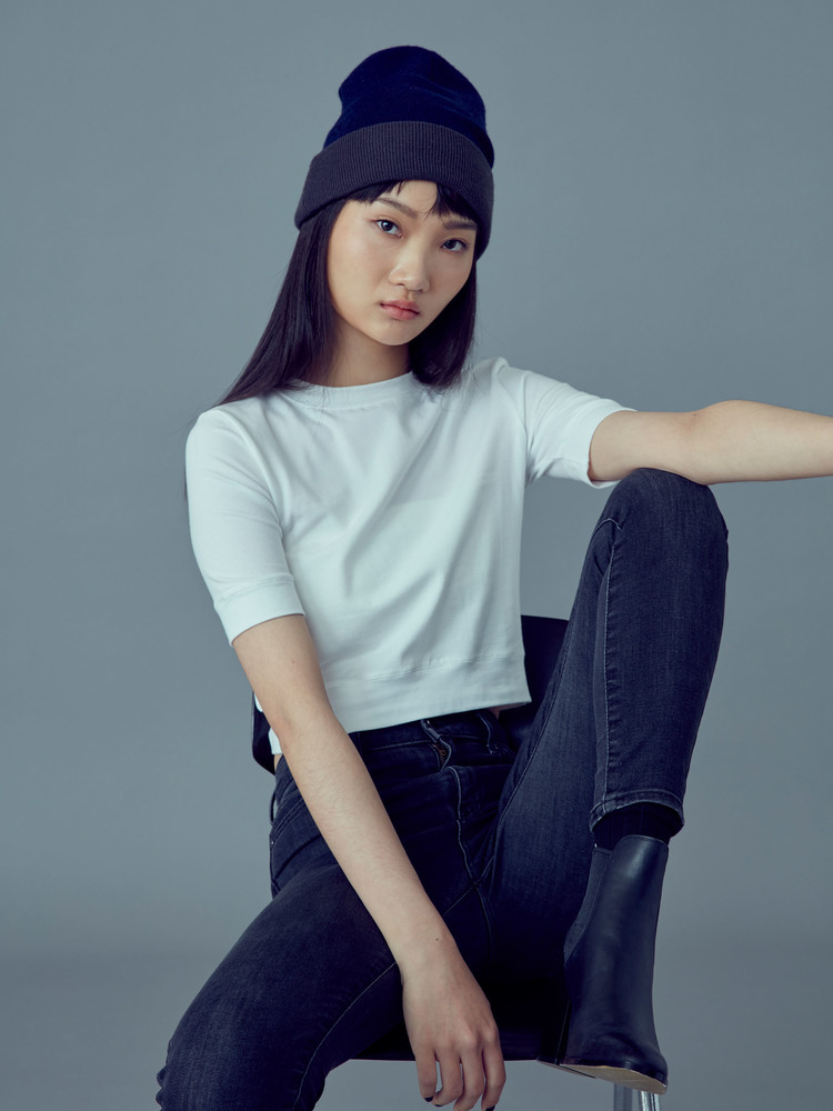 設計款單品：95%精梳棉舒適柔軟不需要內搭，袖口五分袖帶有一點設計感，不再跟路人撞衫，短版剪裁讓你露出誘人的小蠻腰。