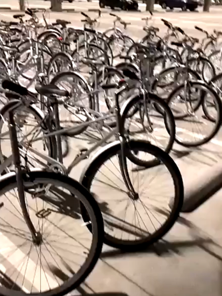 Google有GBike，蘋果也有Apple Gray單車，從單車也可以看出科技公司的文化差異