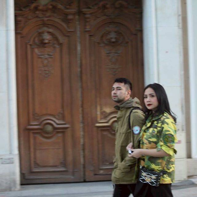 12 Foto Tak Sadar Kamera, Raffi Ahmad dan Nagita Slavina Ternyata Memang Mesra Sehari-hari