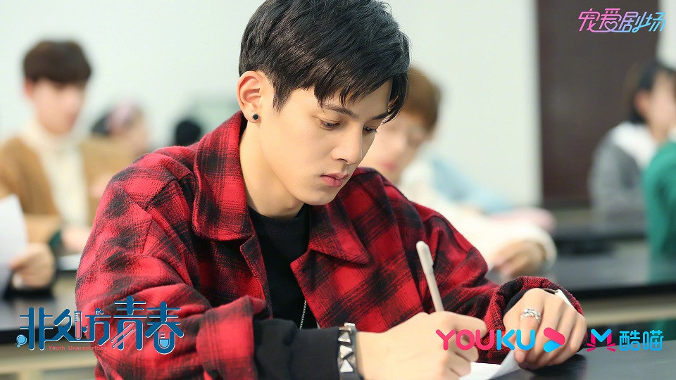 陸劇隱藏版校園男神8：王潤澤 飾演《非處方青春》孫時佗