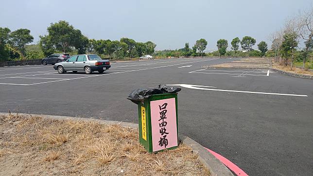 影／缺德！清水岩登山步道成口罩步道