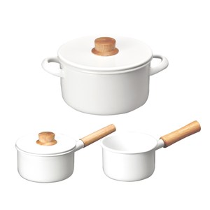 導熱快速均勻、輕巧耐用 耐腐蝕、耐酸鹼 不易染色、不殘留味道 天然木把柄，好握不燙手，質感更加分