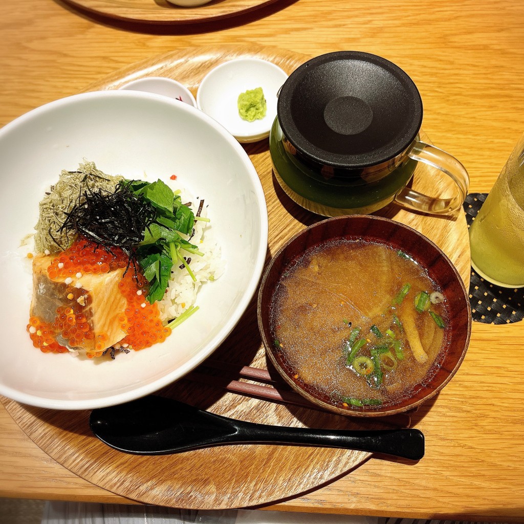 ユーザーが投稿した茶漬け 鮭といくらの写真 - 実際訪問したユーザーが直接撮影して投稿した新宿定食屋Ochobohanの写真