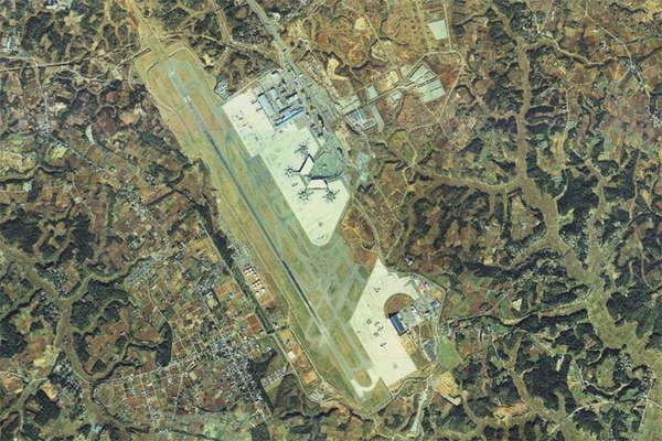 成田空港 一番機 写真