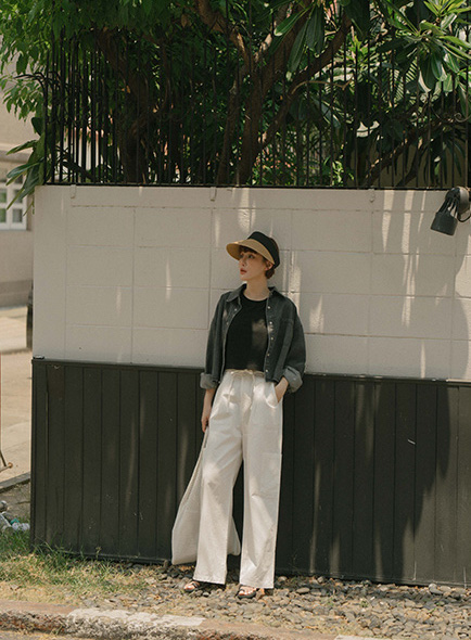 QUEEN SHOP抽繩前打褶設計寬版工裝褲 兩色售