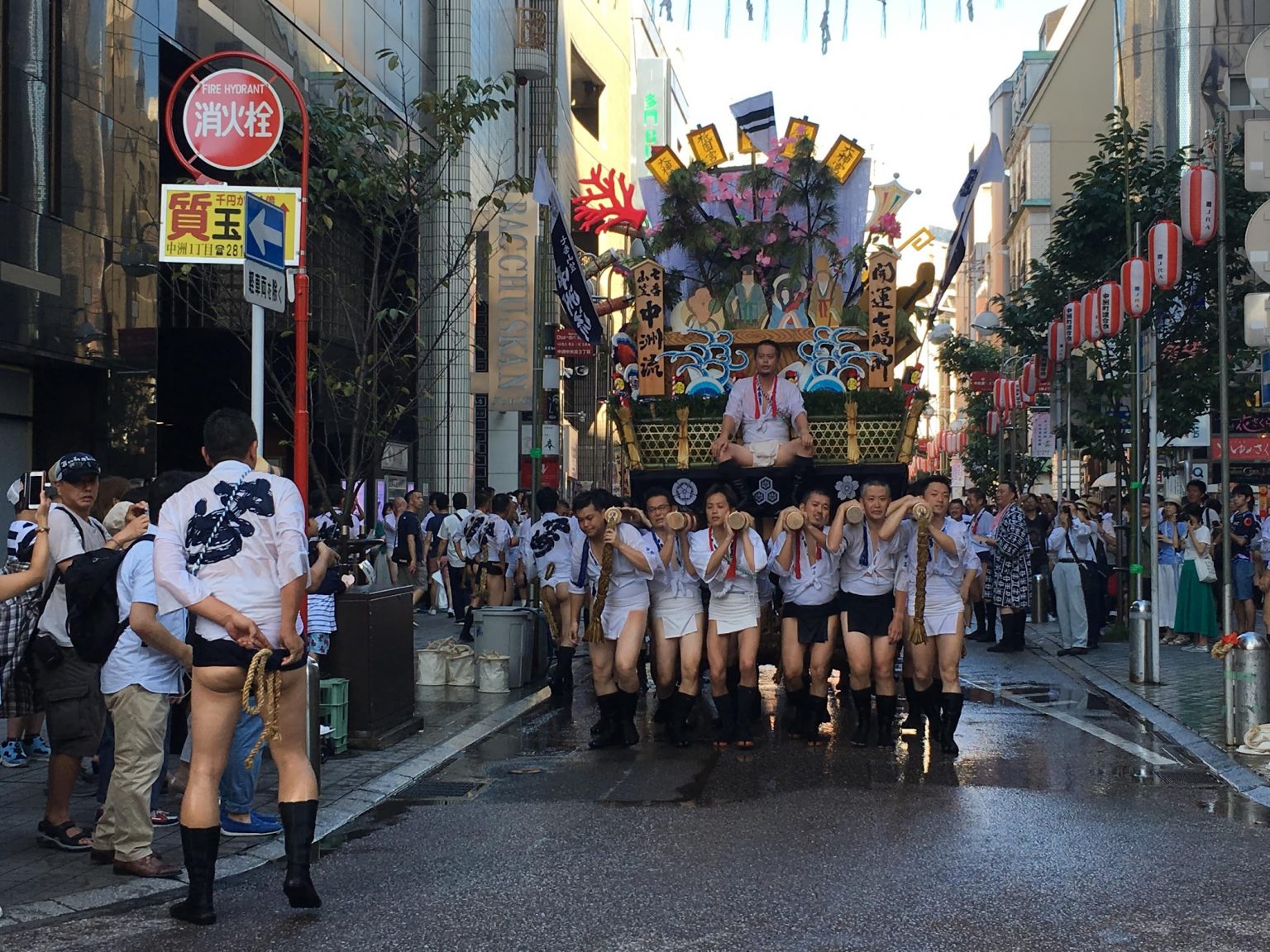 七月熱情九州必去祭典 福岡博多山笠祇園祭典 夏日裡的屁屁祭典 Line購物