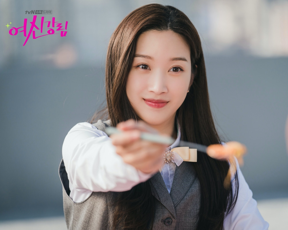 右滑看文佳煐《女神降臨》妝容重點>>