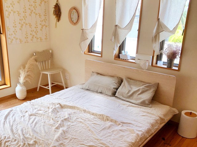 手軽に快適をゲットする 100均グッズでベッドまわりをコーディネート Roomclip Mag