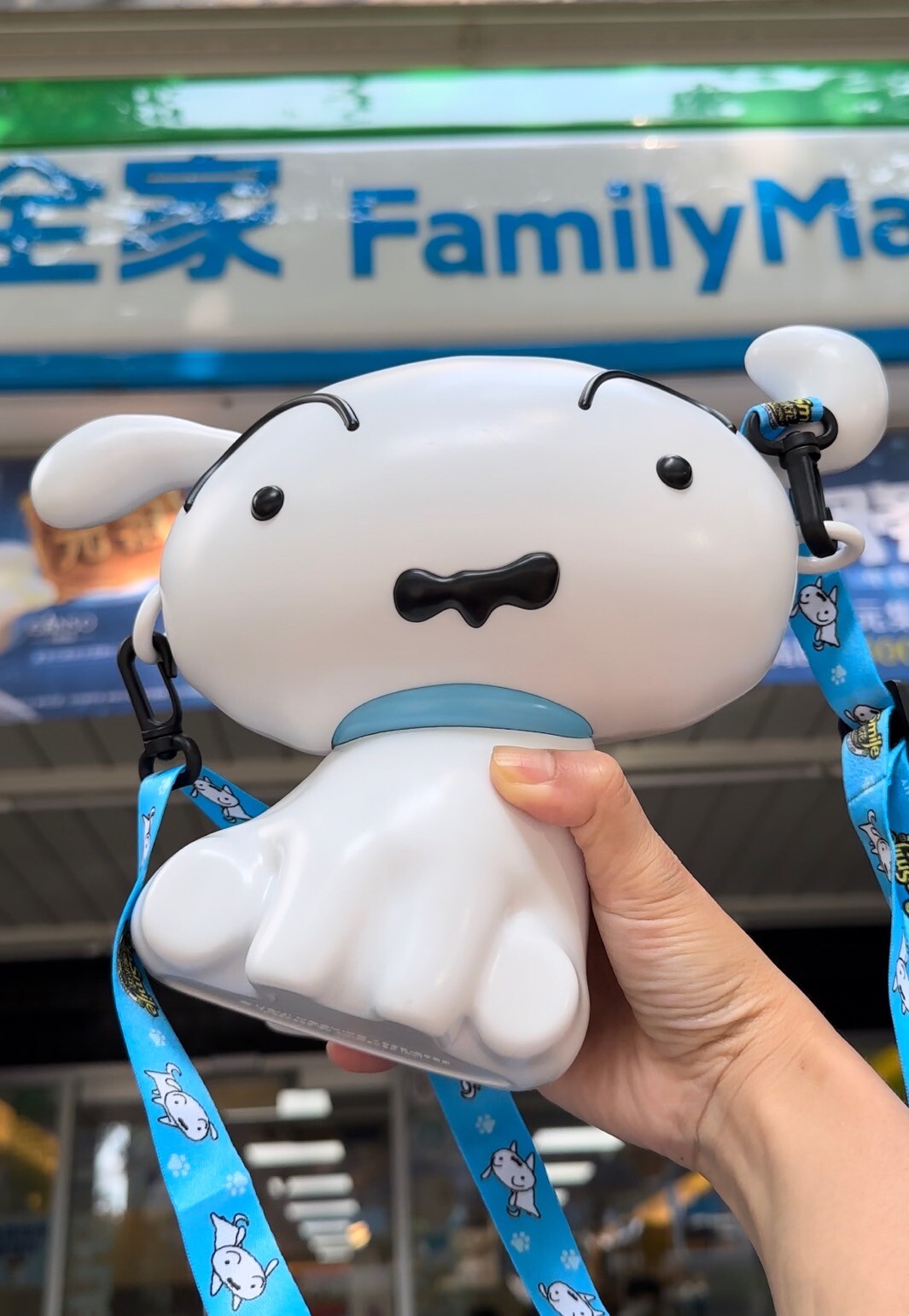 蠟筆小新粉絲收！全家開賣「小白與狗屋爆米花桶」，超萌小白必入手，當中秋禮盒也可以