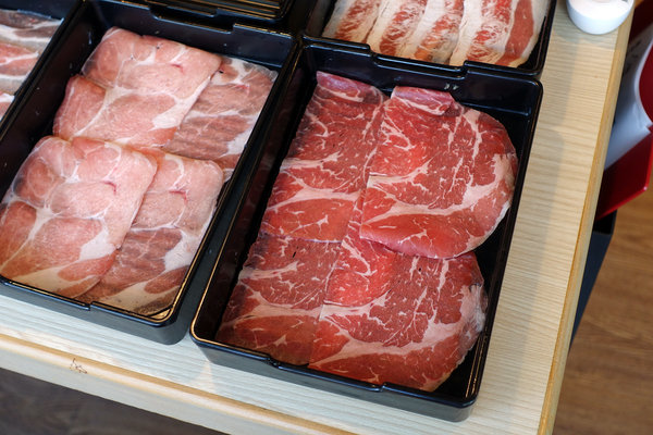和牛涮日式鍋物放題台北忠孝東店(菜單價位、訂位、生日優惠、小孩收費)，聚餐或一個人都能享用的超值和牛三吃