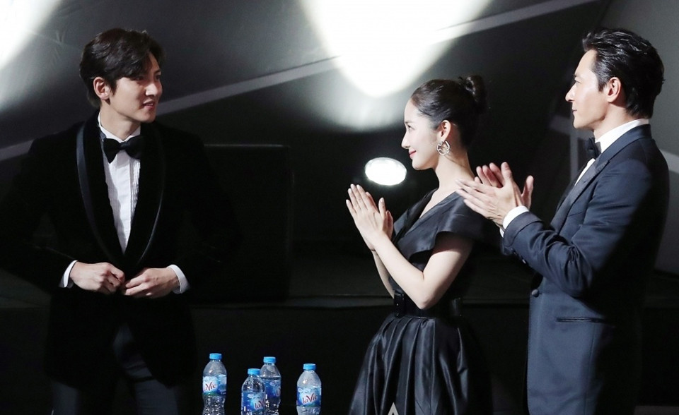 池昌旭&朴敏英AAA頒獎典禮同框