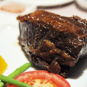 使用說明: ◎本券不分平假日。 ◎此券全省通用。 ◎本券已含10%服務費。 ◎每人限用一張，請事先預訂位。 ◎凡毀損、破裂或遺失，恕不補發。 ◎本券不得兌換現金。 ◎使用期限 無 本券由第一銀行提供履