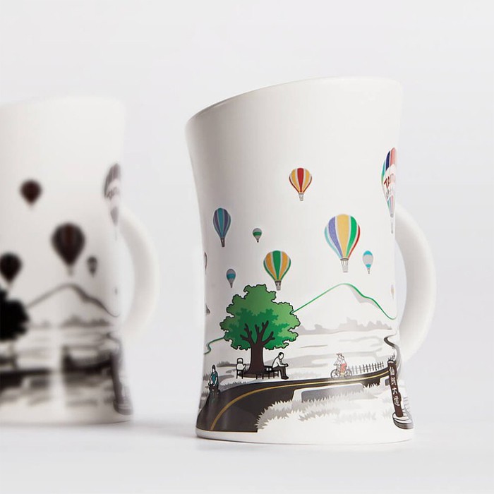 臺東-東迴山巒海岸變色杯Color-Changing Mug with Taitung East Link Mountain Line台東－山並み海岸マジックマグ材 質 / Material：瓷器/ 