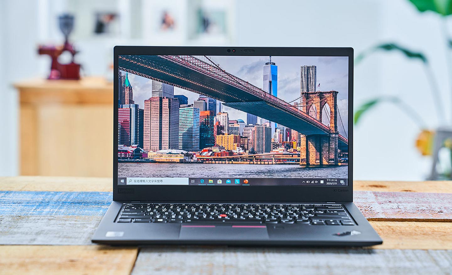 第8 代ThinkPad X1 Carbon 深度評測：輕薄依舊、全能高效，最強商務筆